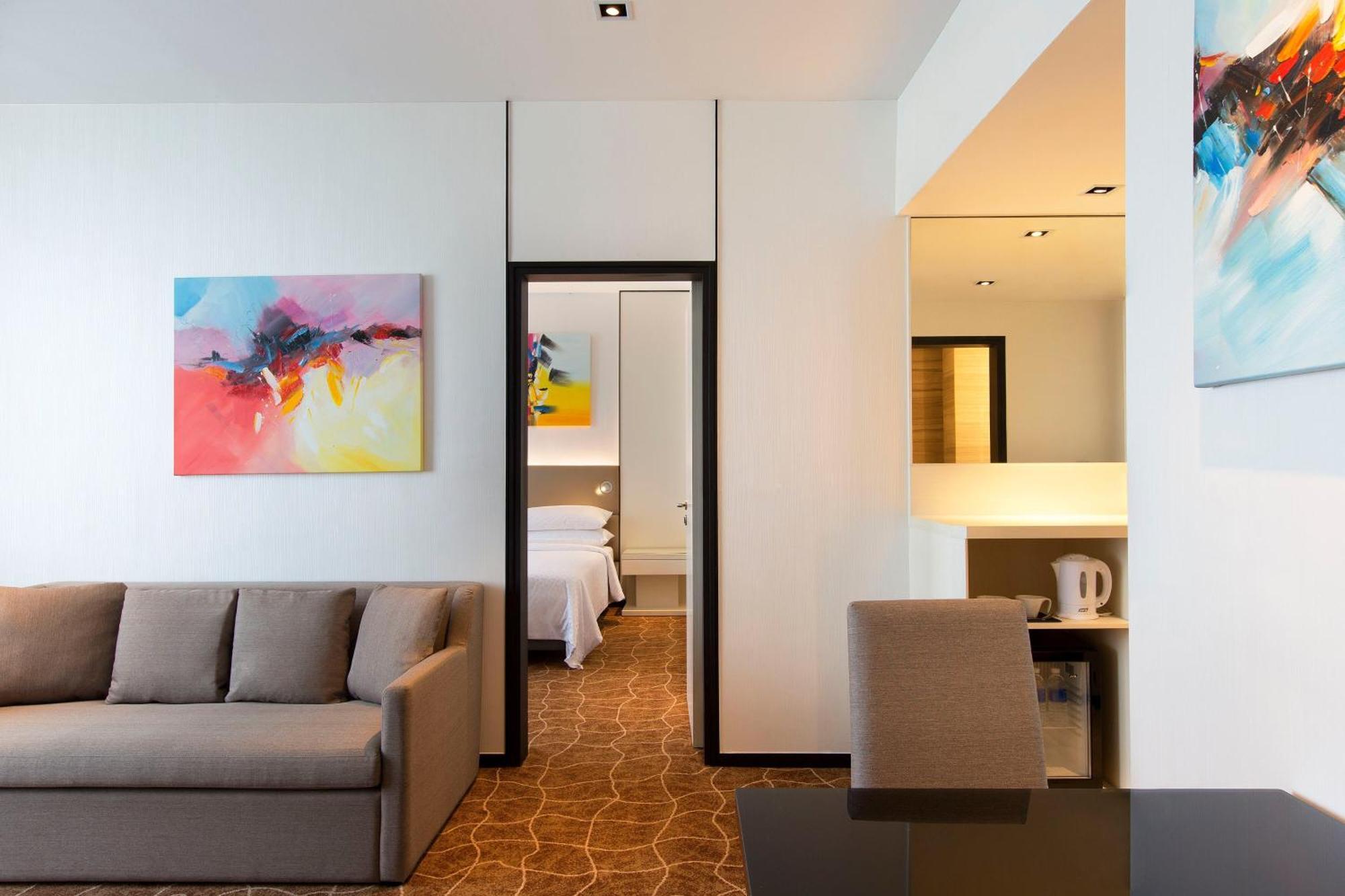 1 Bedroom Executive Suite 1 King River View