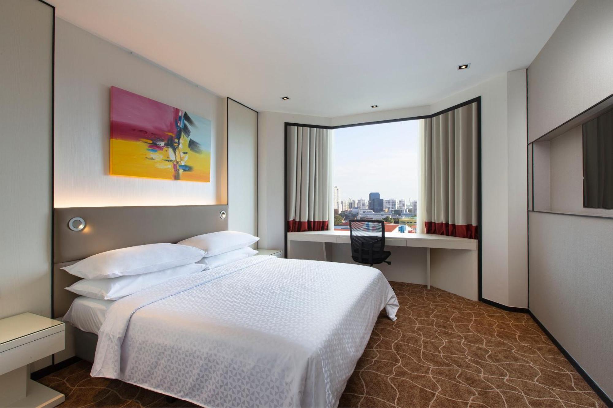 1 Bedroom Suite 1 King City view