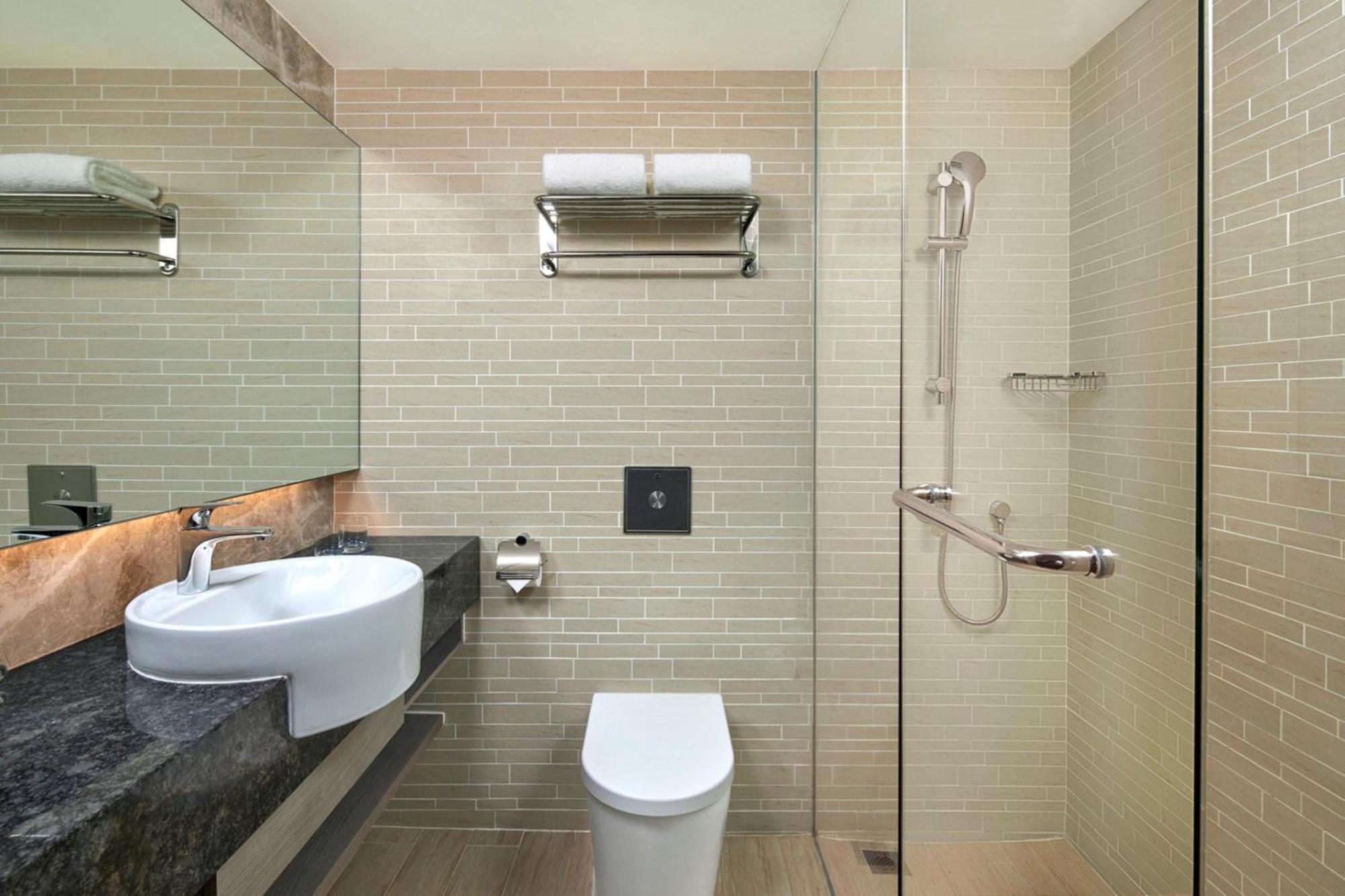Deluxe Room 2 Twin City View