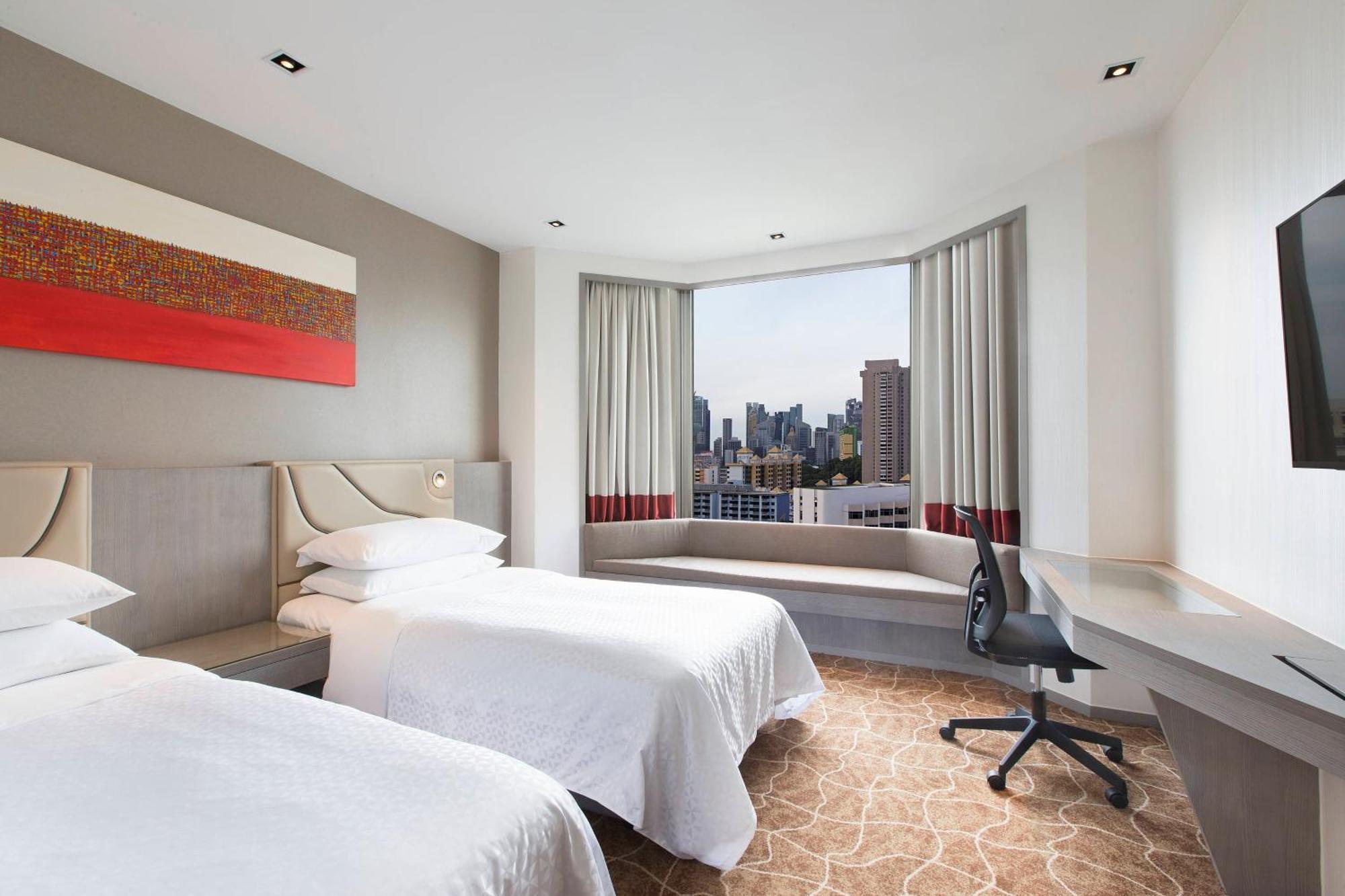 Deluxe Room 2 Twin City View